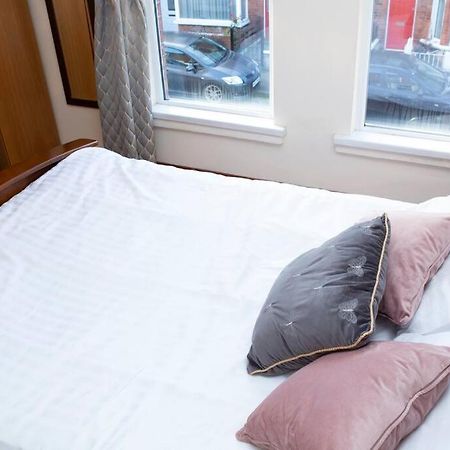 Cheerful 2 Bedroom House In The Heart Of Белфаст Экстерьер фото