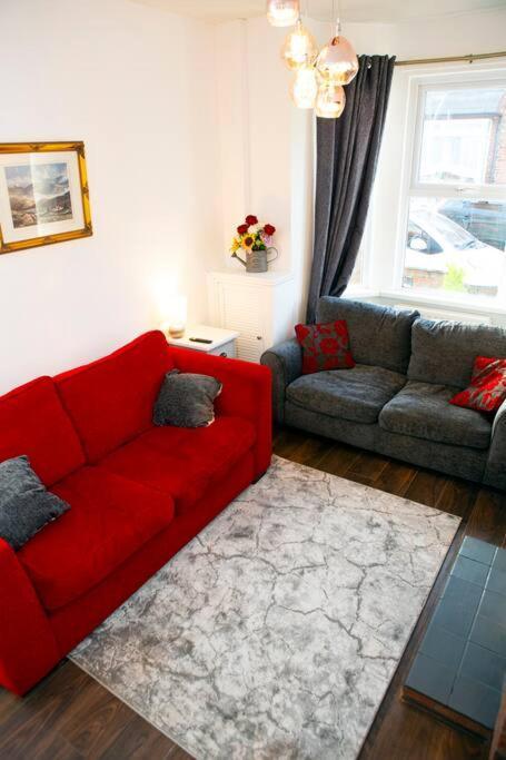 Cheerful 2 Bedroom House In The Heart Of Белфаст Экстерьер фото